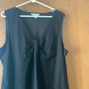 Laura Ashley XL this shirt is black